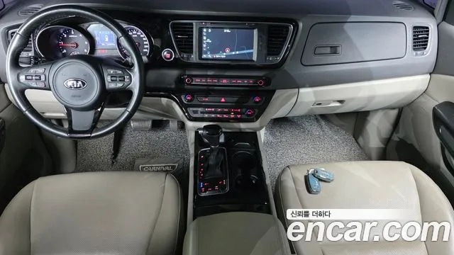 Kia Carnival 2015 thumb 7