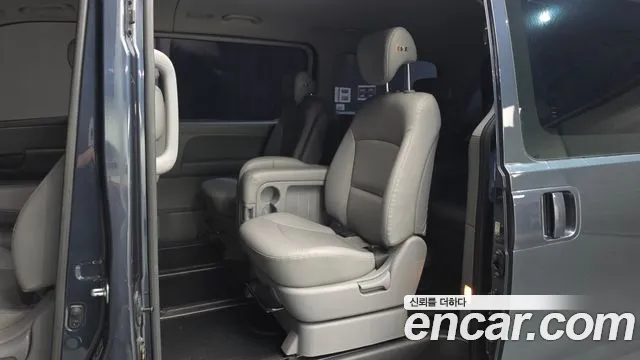 Hyundai Starex 2018 thumb 11