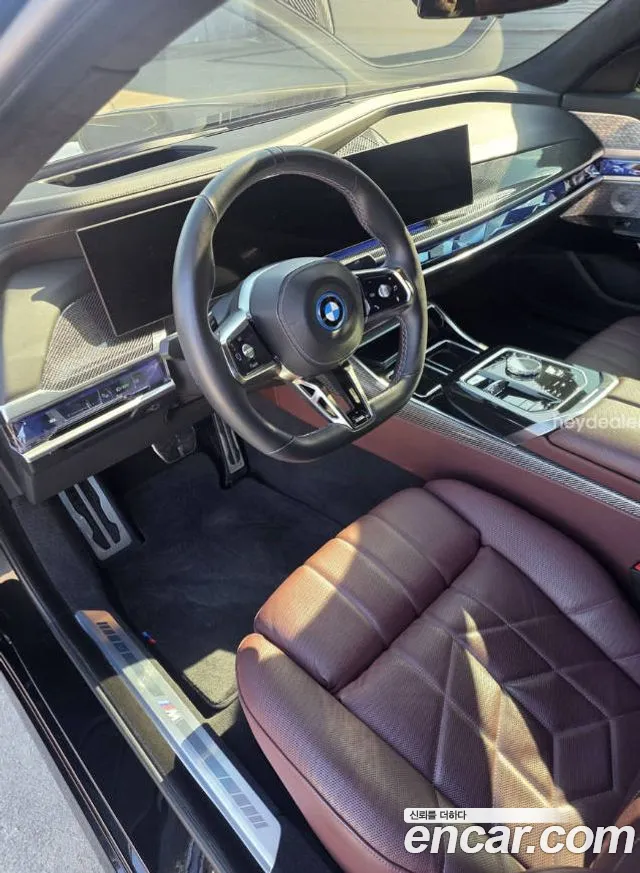 BMW i7 2023 thumb 7