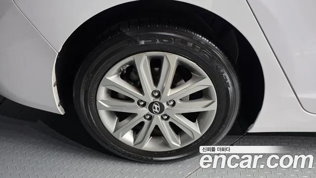 Hyundai Avante 2015 thumb 5