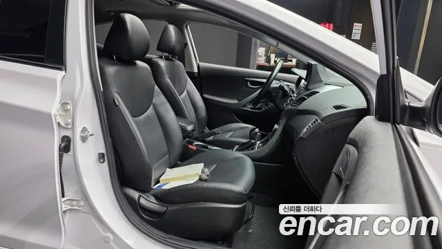 Hyundai Avante 2015 thumb 11