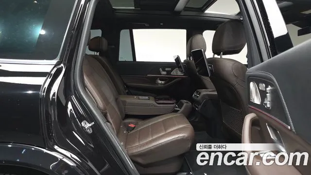 Mercedes-Benz GLS 2023 thumb 10