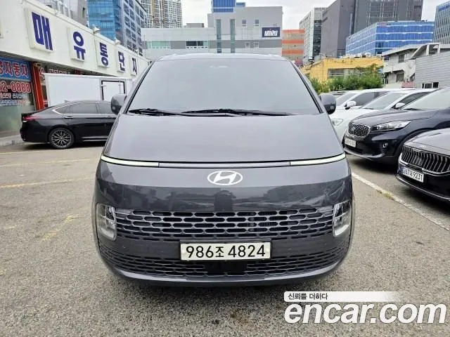 Hyundai Staria 2024 thumb 2