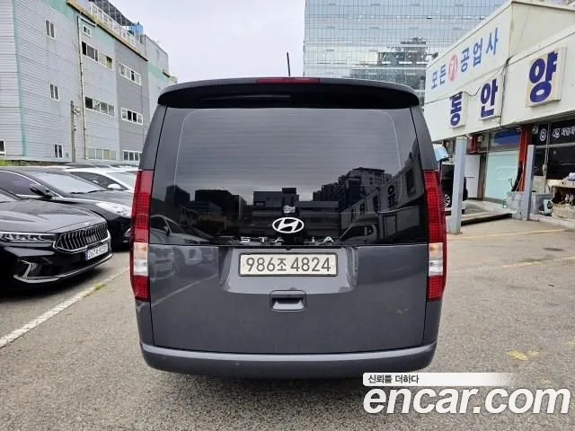 Hyundai Staria 2024 thumb 3