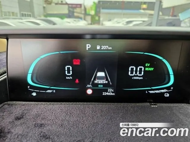 Hyundai Staria 2024 thumb 6