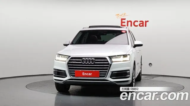 Audi Q7 2019 thumb 3