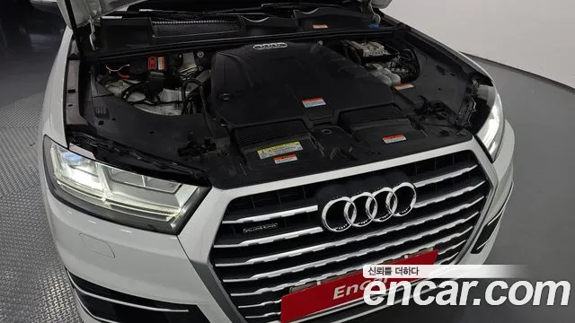 Audi Q7 2019 thumb 6