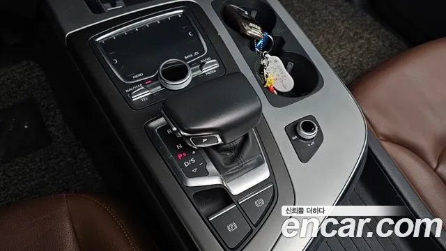 Audi Q7 2019 thumb 9