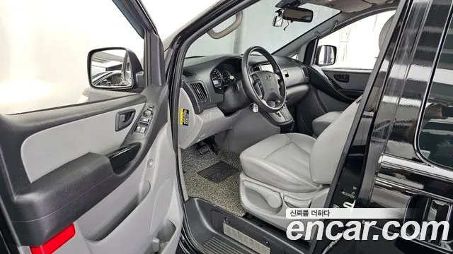 Hyundai Starex 2018 thumb 10