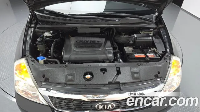 Kia Carnival 2013 thumb 6