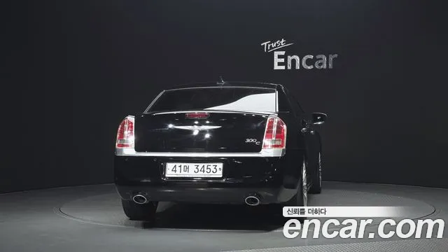 Chrysler 300C 2013 thumb 4