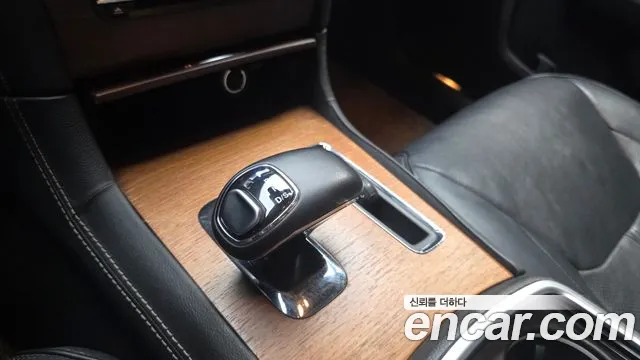 Chrysler 300C 2013 thumb 9