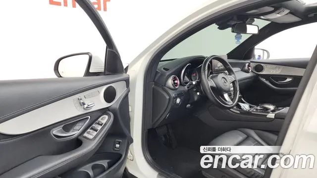 Mercedes-Benz GLC 2017 thumb 10
