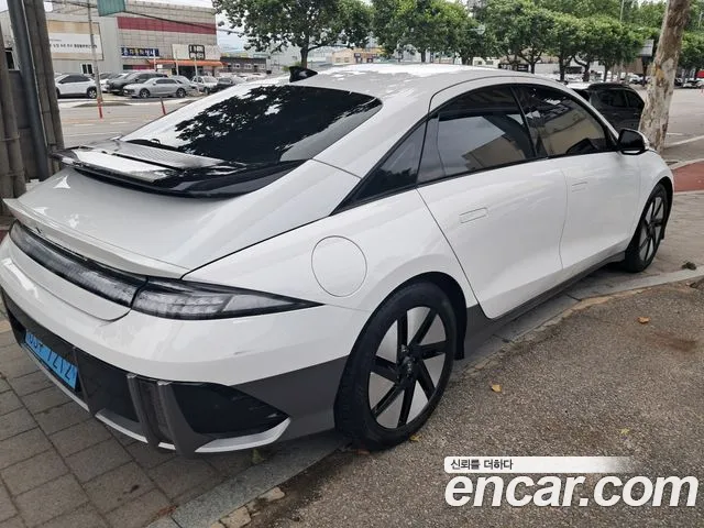Hyundai IONIQ 6 2023 thumb 4