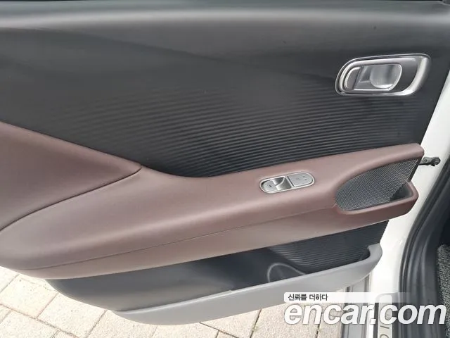 Hyundai IONIQ 6 2023 thumb 9