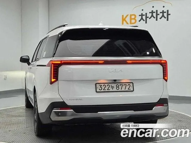 Kia Carnival 2024 thumb 2