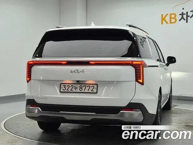 Kia Carnival 2024 thumb 3
