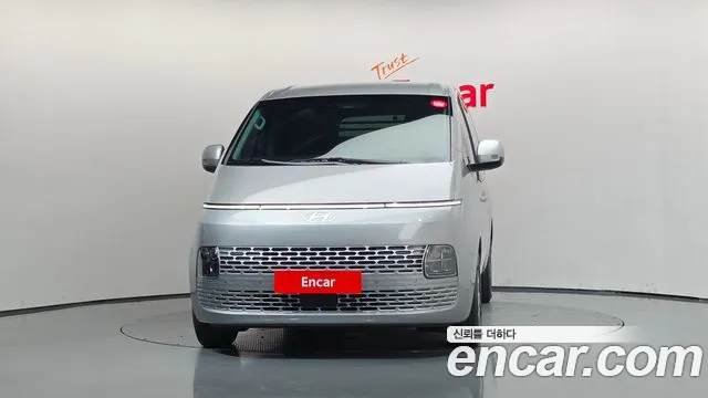 Hyundai Staria 2025 thumb 3