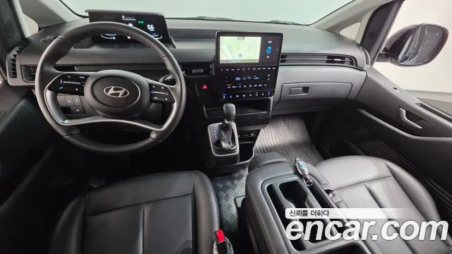 Hyundai Staria 2025 thumb 7