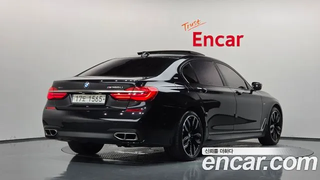 BMW 7-Series 2018 thumb 2