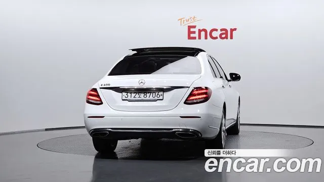 Mercedes-Benz E-Класс 2019 thumb 3
