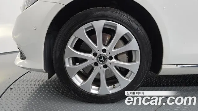 Mercedes-Benz E-Класс 2019 thumb 4