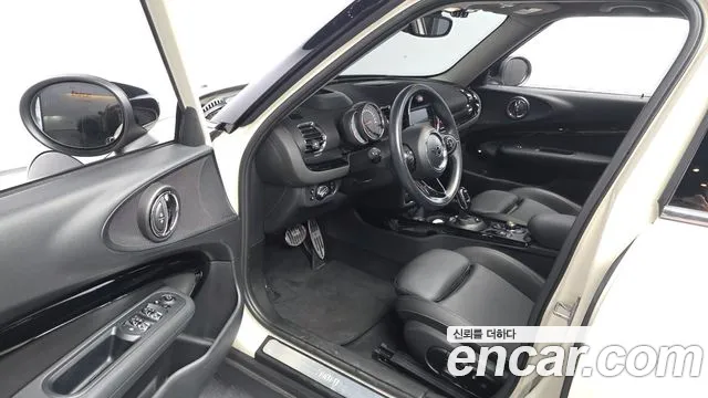 MINI Clubman 2019 thumb 9
