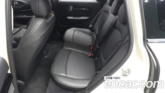 MINI Clubman 2019 thumb 10