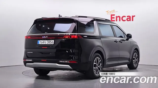 Kia Carnival 2021 thumb 2