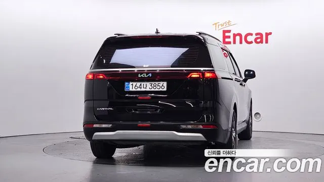 Kia Carnival 2021 thumb 4