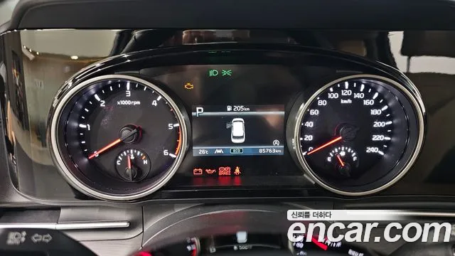 Kia Carnival 2021 thumb 8