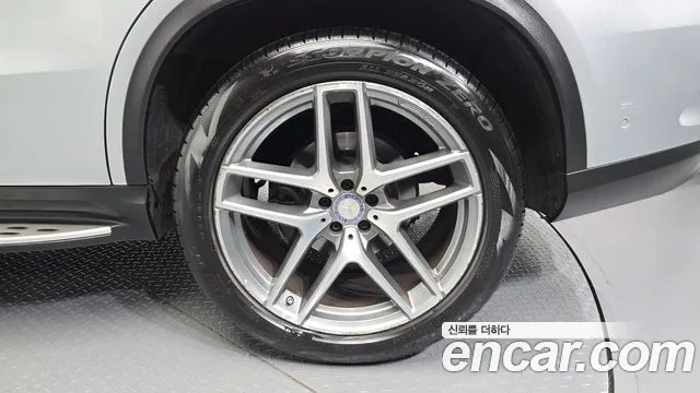 Mercedes-Benz GLE 2017 thumb 4