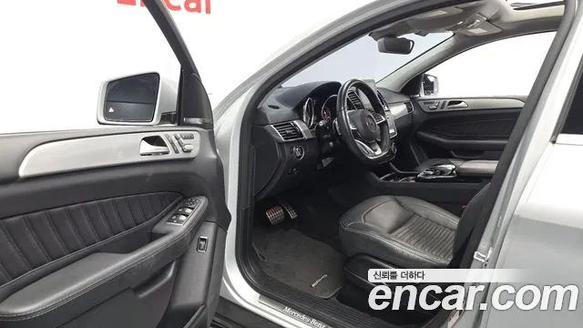 Mercedes-Benz GLE 2017 thumb 9