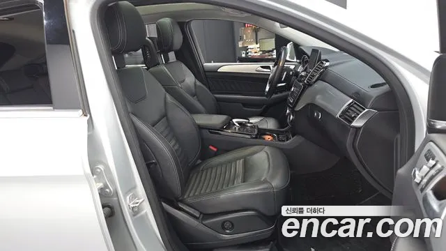 Mercedes-Benz GLE 2017 thumb 10