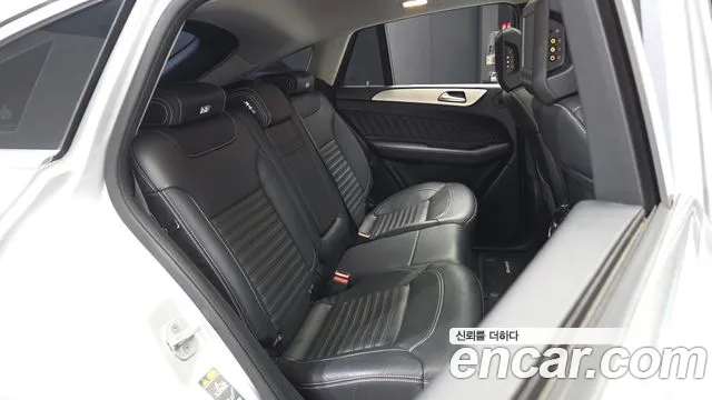 Mercedes-Benz GLE 2017 thumb 11