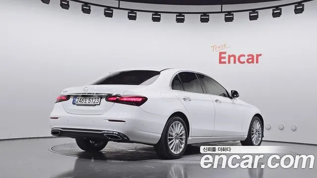 Mercedes-Benz E-Класс 2021 thumb 2