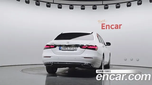 Mercedes-Benz E-Класс 2021 thumb 4