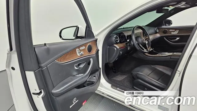 Mercedes-Benz E-Класс 2021 thumb 10