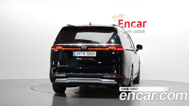 Kia Carnival 2021 thumb 4