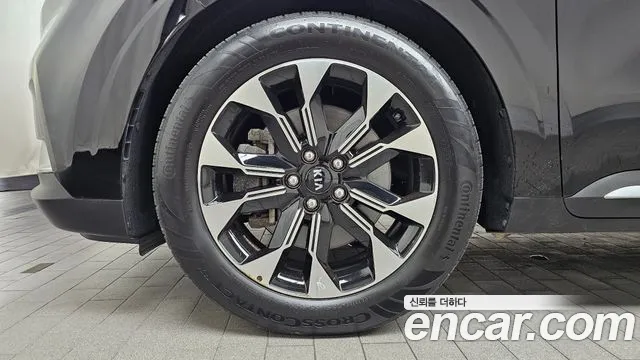 Kia Carnival 2021 thumb 5