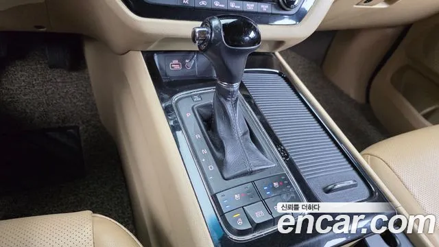 Kia Carnival 2015 thumb 9