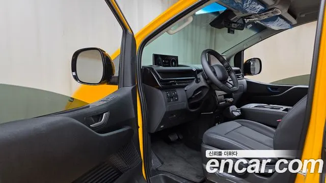 Hyundai Staria 2026 thumb 9