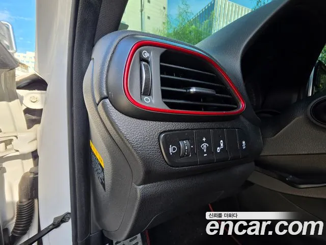 Hyundai i30 2017 thumb 5