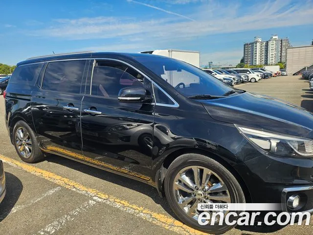 Kia Carnival 2016 thumb 2