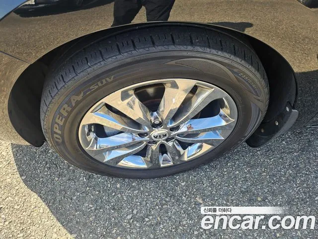 Kia Carnival 2016 thumb 5