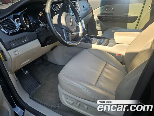 Kia Carnival 2016 thumb 6