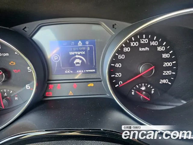 Kia Carnival 2016 thumb 7