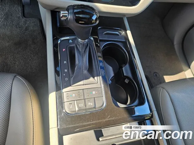 Kia Carnival 2016 thumb 8