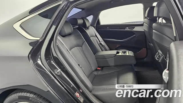 Genesis G80 2018 thumb 11