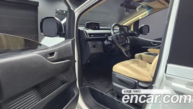 Hyundai Staria 2021 thumb 10